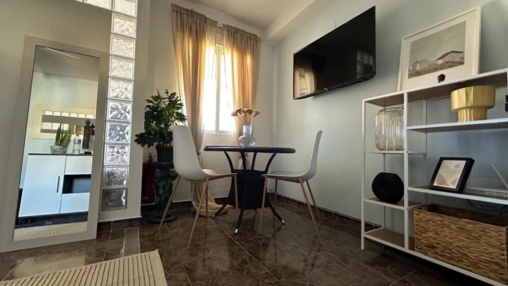 Playa De Los Naufragos Cozy Apartment With Pool Torrevieja Exterior photo